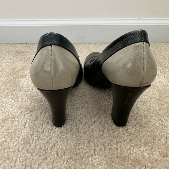 Kenneth Cole Reaction Chunky Heels with a Round Toe Size 7 - Picture 4 of 5